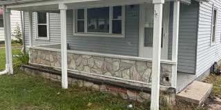3 bedroom/1 bath 2 car garage Gallery 1