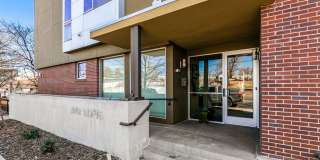 Fantastic Condo With Central AC And 1 Reserved Garage Parking Space! Gallery 3