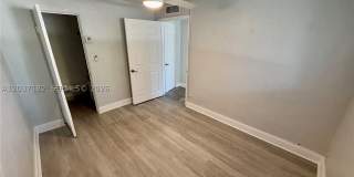 2809 NE 6th Ln Gallery 12