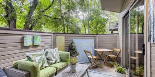 Ideal Downtown 1 BDR Close to Shops & Trails Gallery 6