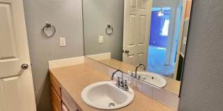 Beautiful 3 bed 2.5 Bath Home in East Loveland, CO! Gallery 9