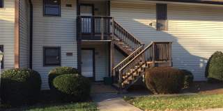 2BR/2BA upper level Condo Gallery 1