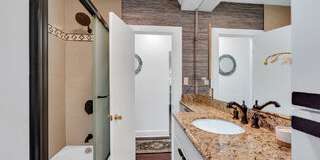 1906 Veteran Avenue Gallery 7