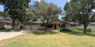 Live on the Hill! Ceramic Tile & LVP - No Carpet!  Washer & Dryer Included / Fireplace  / Fenced in Yard/ NBISD Gallery 1