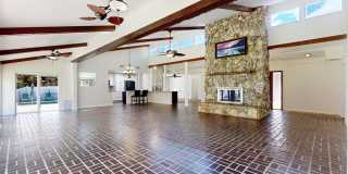 Waterfront Luxury Living – 4 Bed / 3 Bath – Over 2,600 Sq Ft Gallery 10