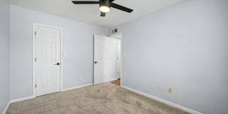 3 bed/2 bath Mesa home with a pool Gallery 23