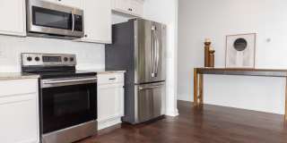 Spacious 4/3.5 w/ Master on Main and Fully Fenced Backyard! Gallery 18