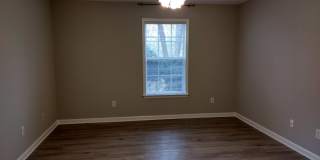 Beautiful, Maintenance Free Main Level Condominium in Ivy Glen! Gallery 11