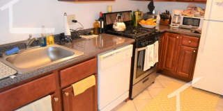 Great 2-bed with Pool!  Ht + HW Incl., 2 Parking Spots Included.  Cat Friendly Gallery 1