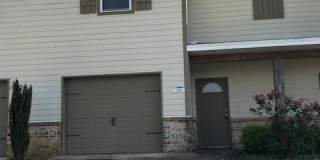 Beautiful Townhome in Arbor Lakes! Gallery 1