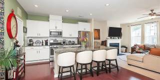 Room in 4 Bedroom Townhome at Sharon Rd W Room in 4 Bedroom Townhome at Sharon Rd W Gallery 16