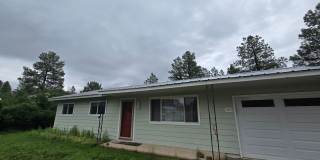 *Fully Furnished 2Bd/1Bath W/Single Car Garage Gallery 1