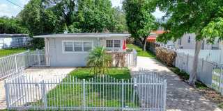 3121 SW 25th Ter Gallery 1
