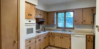 {731} Convenient Location + Full basement + 2 Car Tandem Garage Gallery 7