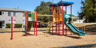 Wyvernwood Garden Apartments Gallery 17