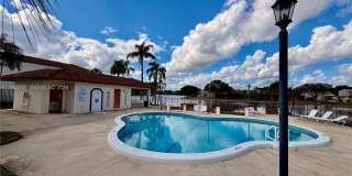 1086 N Hiatus Rd Gallery 3