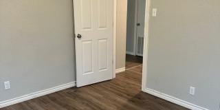 Great Home Located in the Lawton Heights Area! Pets Negotiable with Owner Approval! Gallery 16