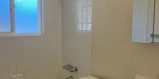 (473) Walnut Duplex - 2 Bedroom / 1 Bathroom Gallery 11