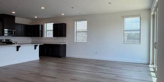Beautiful 3 Bedroom Home in Grand Hollow with Resort-Style Amenities! Gallery 17