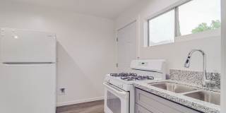 Remodeled 1 Bed with Private Yard & Parking – Don’t Miss This! Gallery 4