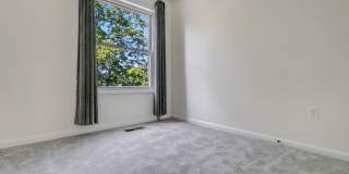 1613 Kenwood Avenue Gallery 10