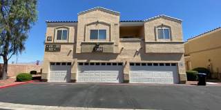 Spacious 3-Bedroom Townhome with Community Pool Gallery 1