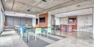 Awesome 1BR Loft Style Condo Overlooking Midtown! Gallery 27