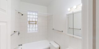5528 S. Cornell Avenue Gallery 6