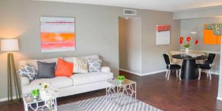 Entro at Midtown Gallery 1