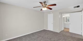 Modern Updated Tempe Townhome Near ASU & Downtown with Resort-Style Amenities Gallery 23