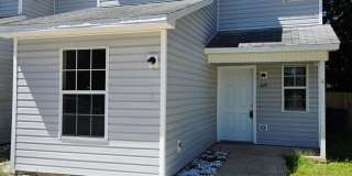 647 Virginia Oak Ct. MOVE-IN SPECIAL: HALF OFF YOUR FIRST FULL MONTH’S RENT! Gallery 1
