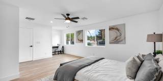 Meticulously renovated single-story contemporary estate Gallery 26