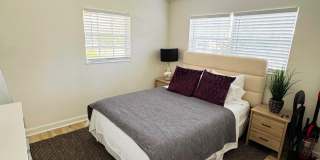 300 NE 7th Street Gallery 9