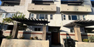 Bright Updated 2BR Townhome Across from Fremont Park Bright Updated 2BR Townhome Across from Fremont Park Gallery 1