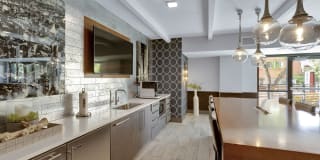 1044 Downing Gallery 6