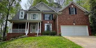 Stunning 5 bedroom 3 bath Carrboro Home with Fenced Yard and Hot Tub! Gallery 1