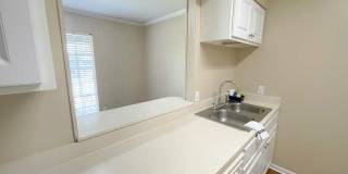 Chateau Apartments Gallery 22