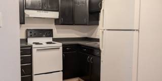 95 N Clarkson St Carolyn Arms Apartments Gallery 17