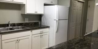 Cute and Upgraded Condo in Redmond! Gallery 7
