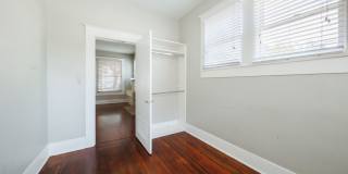AVAILABLE AUGUST: Prime Location - 3 BR / 1 BA home located in Downtown and Walk to UT Gallery 30