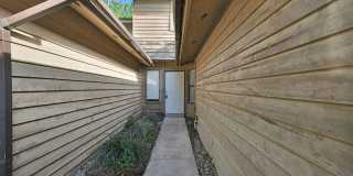 Newly Renovated Beautiful 2 Bedroom Home Gallery 4