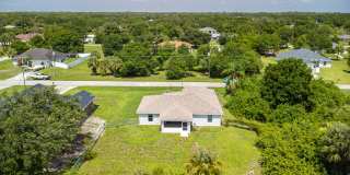 3/2 Single Family home freshly painted interior and exterior Gallery 15