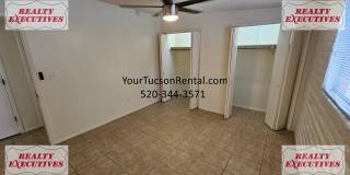 April Move in Special - Country Club & Fort Lowell area - 2 Beds 1 bath with AC Gallery 20