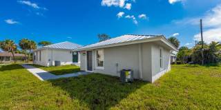 3018 Southeast Iris Street, Unit 2 Gallery 1