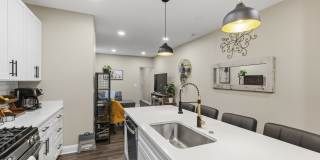 2007 Boone Street - 2 Gallery 7
