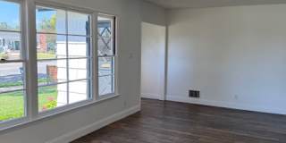 1424 Riverside Drive Gallery 39