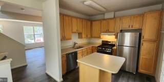 45512 LAKEMONT Square Gallery 6