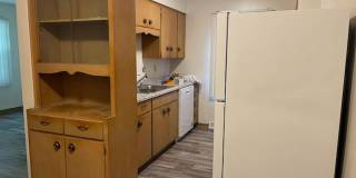 Brick 1 BR 1 BA duplex with hardwood floors in nice residential neighborhood Gallery 4