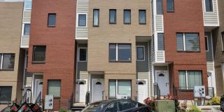 Townhome Style Condo with Parking Gallery 18