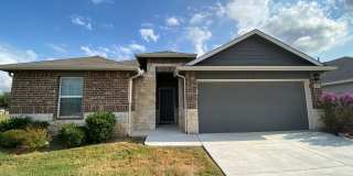 4/2/2 Home in Heather Glen/ Fridge / Gas Cooking / Covered Back Patio / Fenced in Yard / CISD Gallery 1